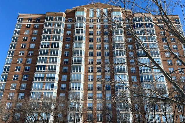 250 E  Harbortown Dr #1306, Detroit, MI 48207