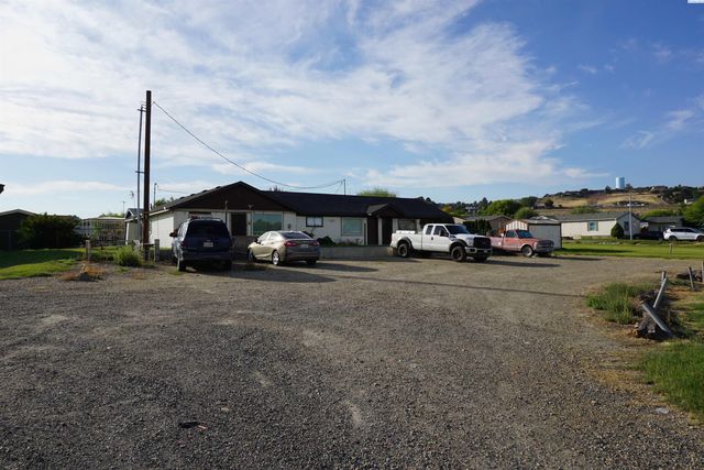 1691 McBride St, Sunnyside, WA 98944