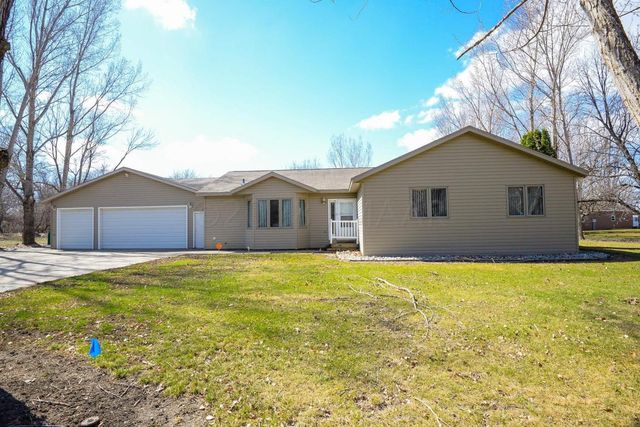 417 Wall Ave, Horace, ND 58047