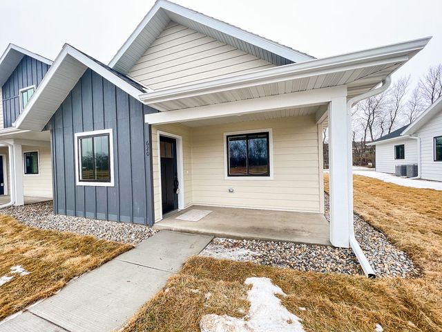 620 15th St   S, Brookings, SD 57006