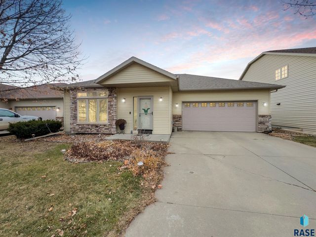 321 S  Spring Pl, Brandon, SD 57005