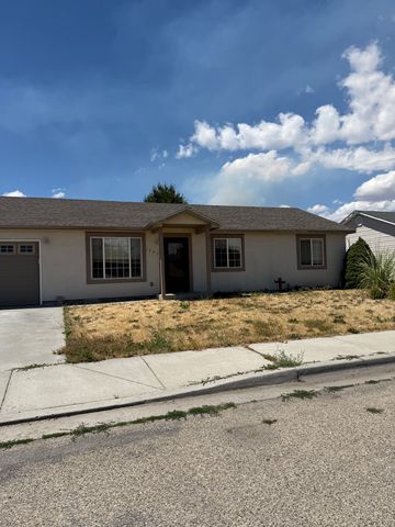 1327 N  2nd St, Payette, ID 83661