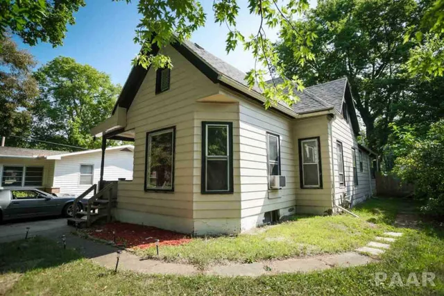106 N  Pollard Ave, Manito, IL 61546