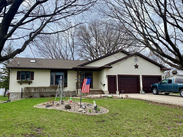 504 2nd St SW, Renville, MN 56284
