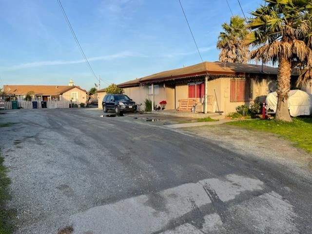 1070 Fontes Ln, Salinas, CA 93907