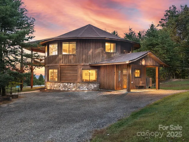 85 Balsamwood Rd, Leicester, NC 28748