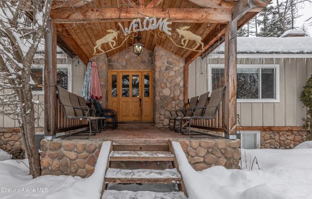 527 Creekside Dr, Priest River, ID 83856