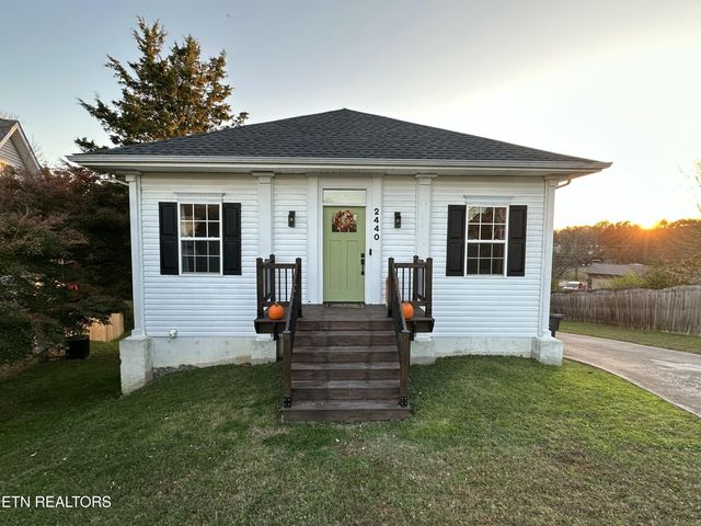 2440 Honey Grove Ln, Knoxville, TN 37923