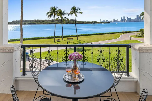 2225 Fisher Island Dr #3205, Miami Beach, FL 33109