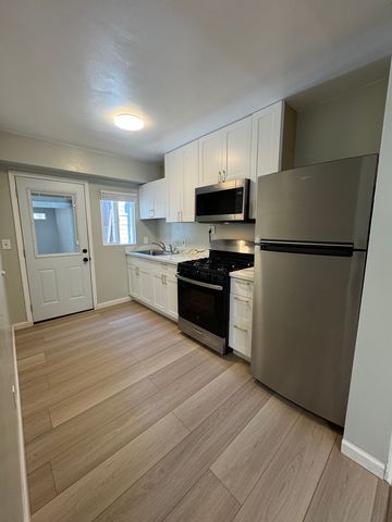 435 Visitacion Ave, Brisbane, CA 94005