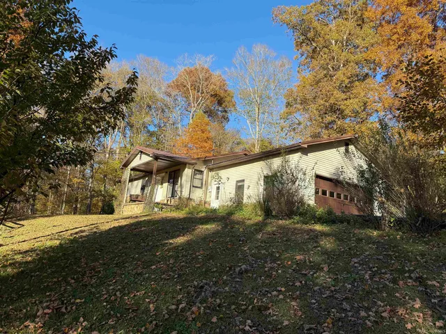 2980 Carleton Rd, Siberia, IN 47515