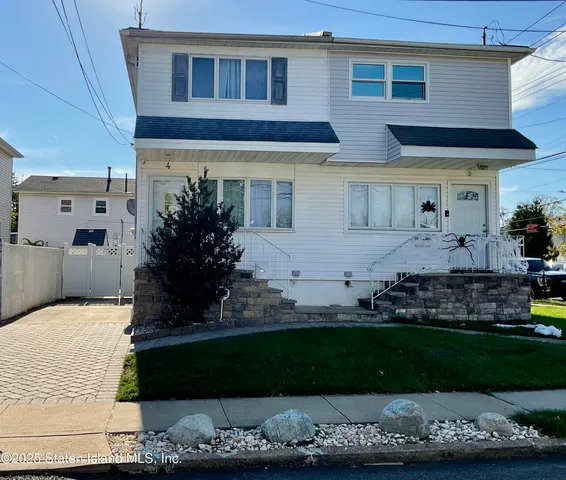 4 Waterside Pkwy, Staten Island, NY 10308