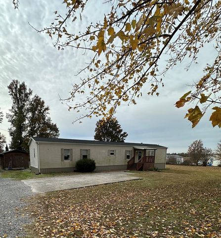 65 Green St, Nebo, KY 42441