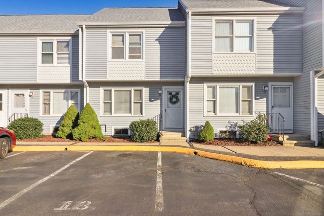 484 1st Ave #18, West Haven, CT 06516