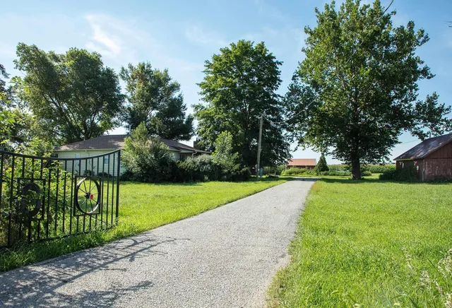 2805 W  Marquis Rd, Janesville, IA 50647