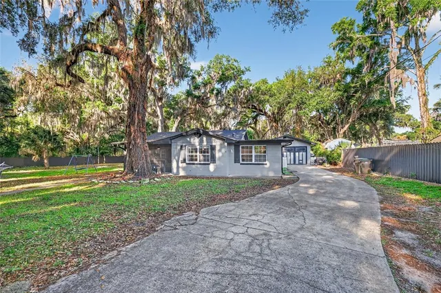 29239 S  Corley Island Rd, Leesburg, FL 34748