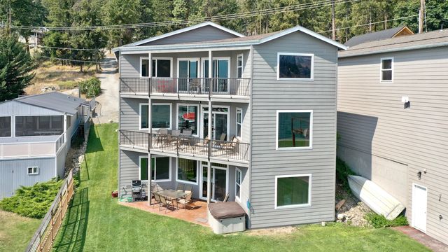 12290 S  Lakeshore Rd, Chelan, WA 98816