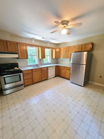 19 Clinton St, Milford, NH 03055