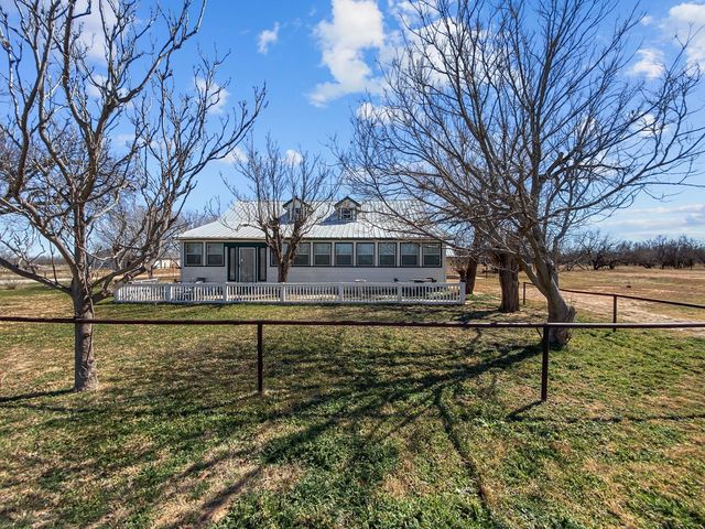371 FM 57 S, Sylvester, TX 79560