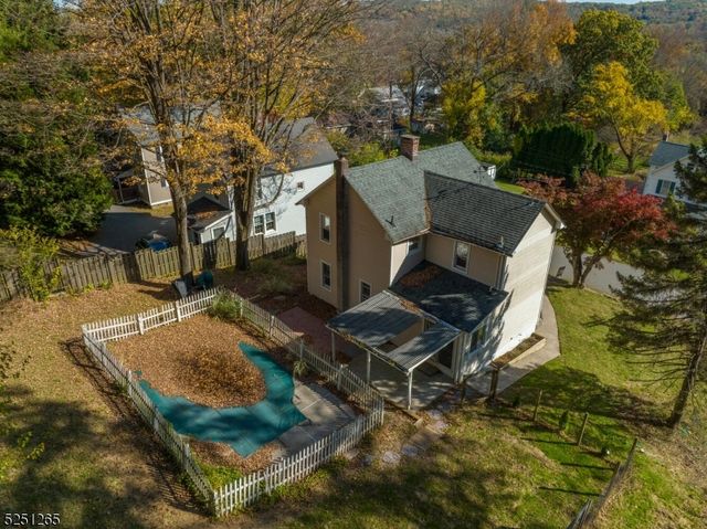 14 W Maple Ave, Long Valley, NJ 07853