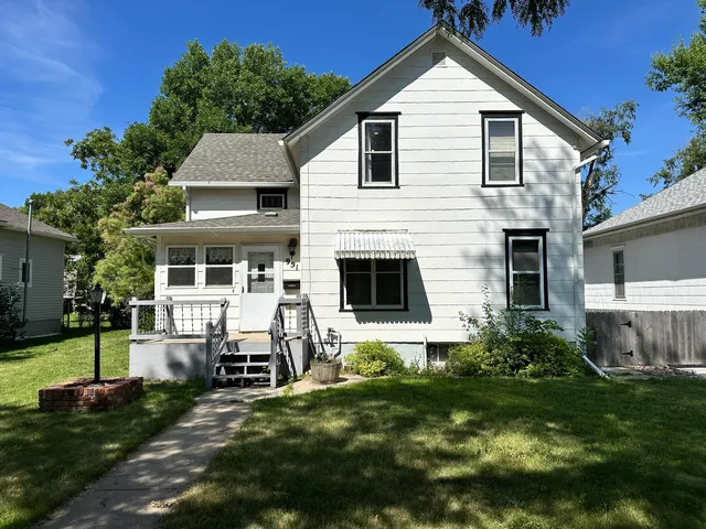 951 Kansas Ave SE, Huron, SD 57350