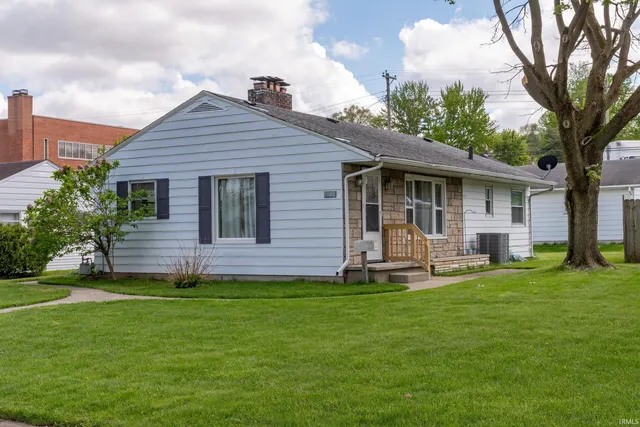 1922 E  Fox St, South Bend, IN 46613