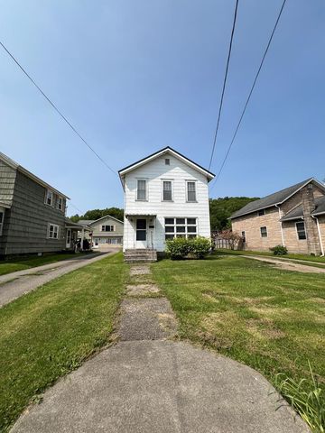842 W  Spring St, Titusville, PA 16354