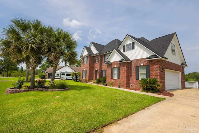 7432 San Ramon Dr, Milton, FL 32583