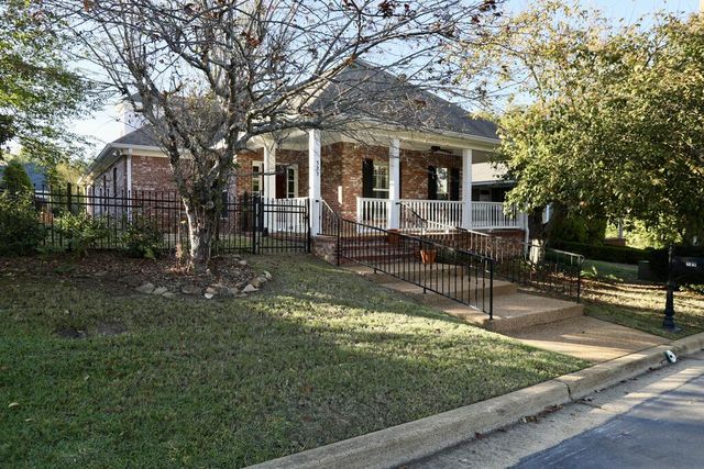 525 Exbury Dr, Oxford, MS 38655