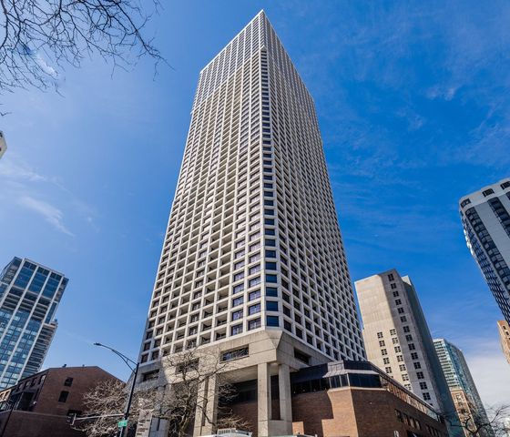 1030 N  State St #41L, Chicago, IL 60610