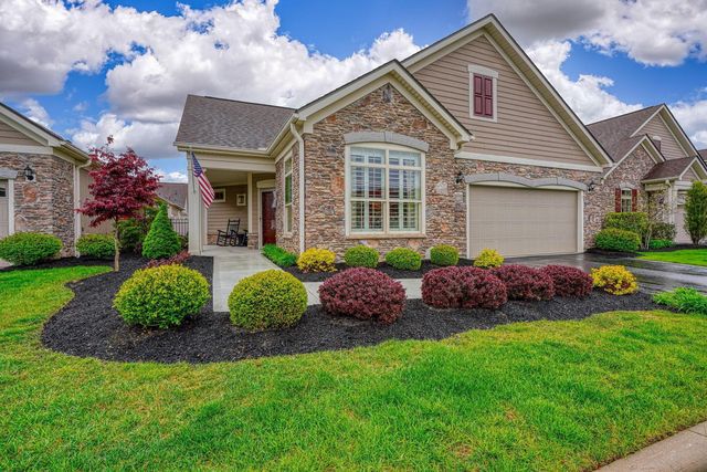 89 Courtyard Crossing Dr, Powell, OH 43065