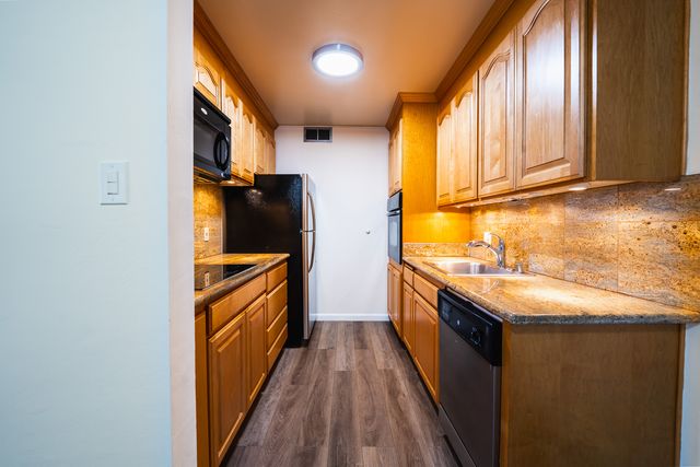 396 Bellevue Ave #698291a0d, Oakland, CA 94610