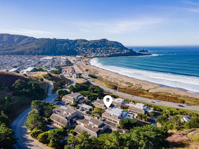445 Roberts Rd, Pacifica, CA 94044