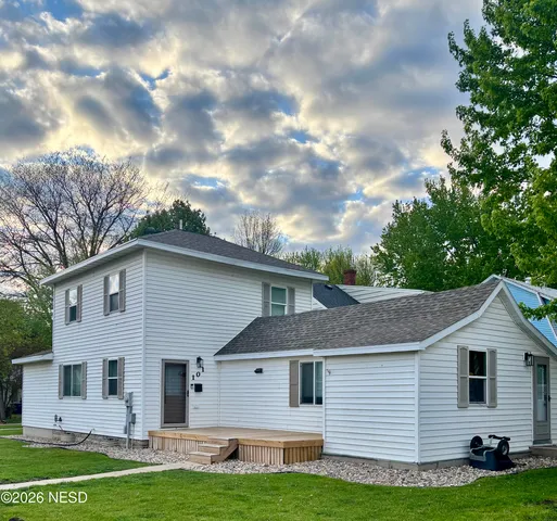 101 5th Ave NE, Watertown, SD 57201