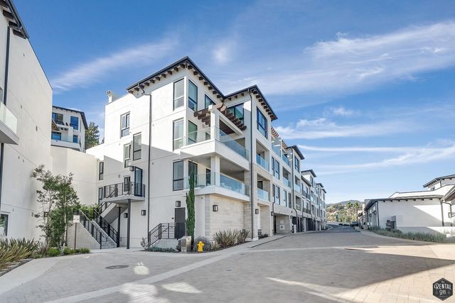 17322 Tramonto Dr   #302, Pacific Palisades, CA 90272