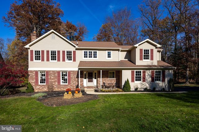 100 Wooded Eagle Ct, Exton, PA 19341