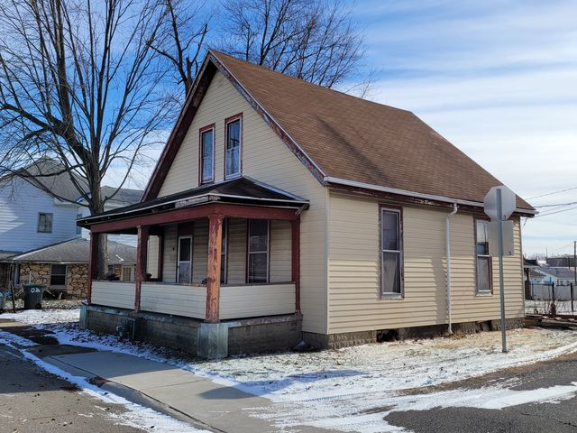 211 W  4th St, Rushville, IN 46173