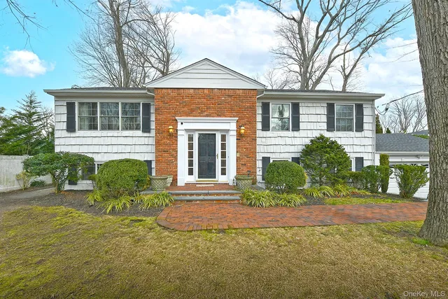 63 Gabriele Drive, East Norwich, NY 11732