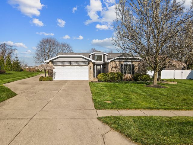 383 Winterset Dr, Englewood, OH 45322