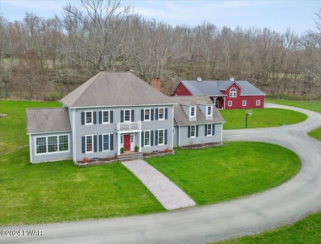 41 Blue Heron Dr, Tyler Hill, PA 18469