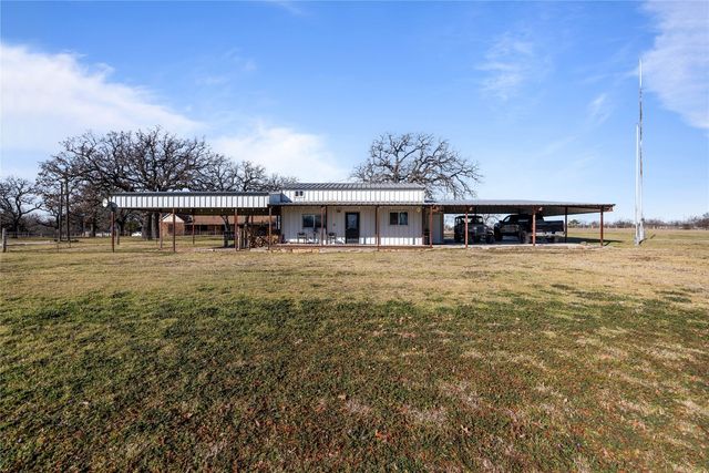609 N  Hovey St, Chico, TX 76431