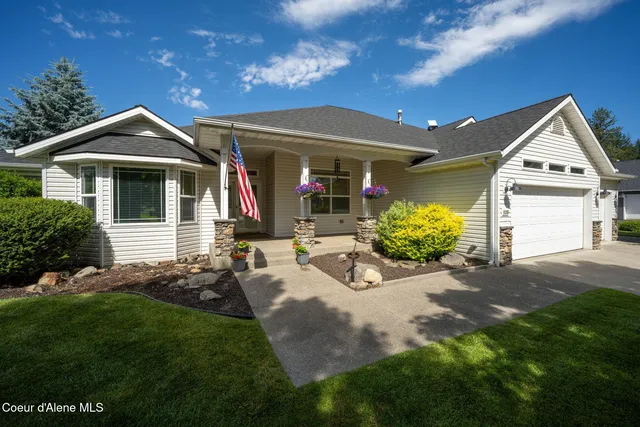 11393 N  Rocking R Rd, Hayden Lake, ID 83835