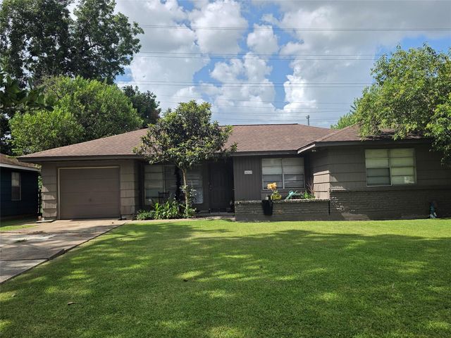 10319 Lafferty Oaks St, Houston, TX 77013