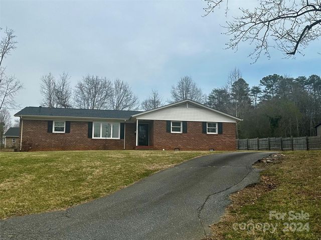 2358 14th Street Ct NE, Hickory, NC 28601