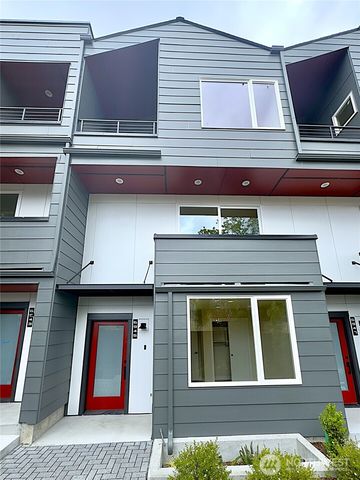 6945 42nd Avenue S, Seattle, WA 98118