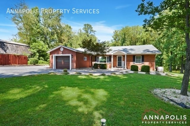 816 Maple Rd, Gambrills, MD 21054