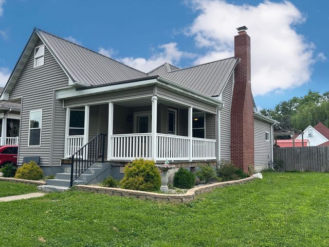 327 E  4th St, Flora, IL 62839