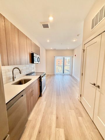 128 W  Girard Ave #205, Philadelphia, PA 19123