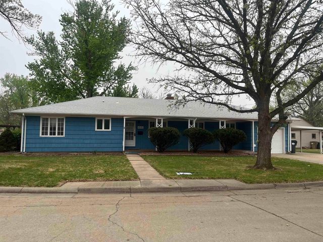 1001 Tobias Dr, Lyons, KS 67554
