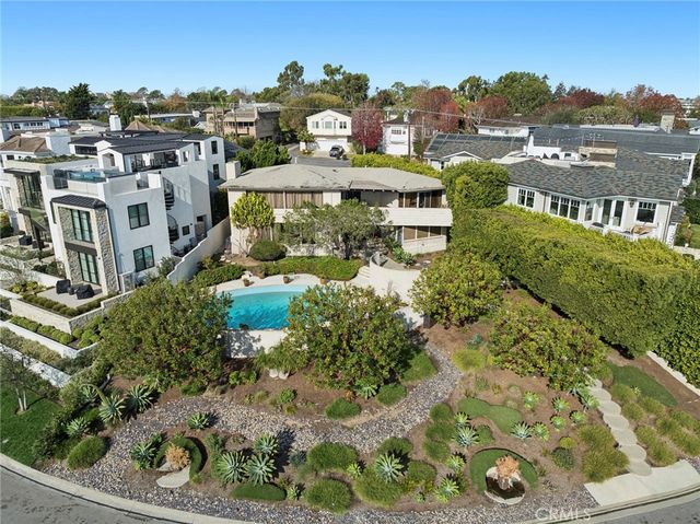 101 Kings Pl, Newport Beach, CA 92663